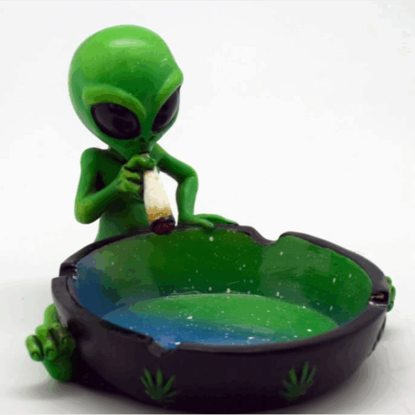 Fantasy Gifts Alien Smoking Ashtray 4 inches, Multicolor
